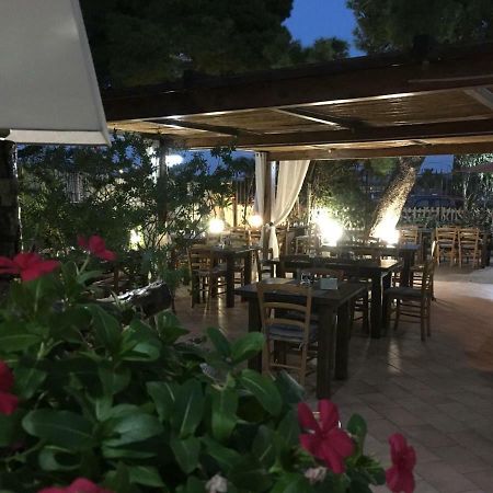 Affittacamere la Medusa Porto Pino Esterno foto