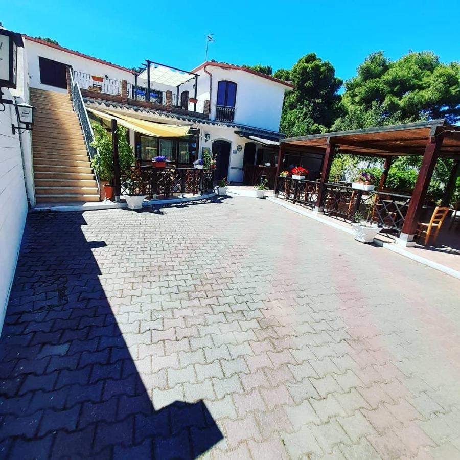 Affittacamere la Medusa Porto Pino Esterno foto