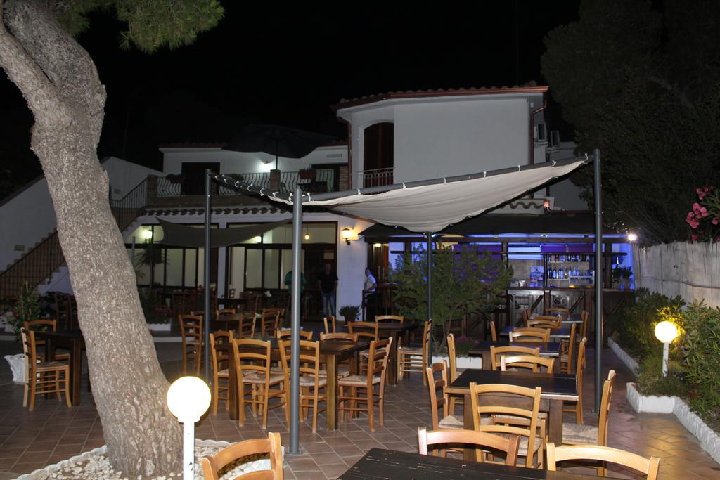 Affittacamere la Medusa Porto Pino Esterno foto