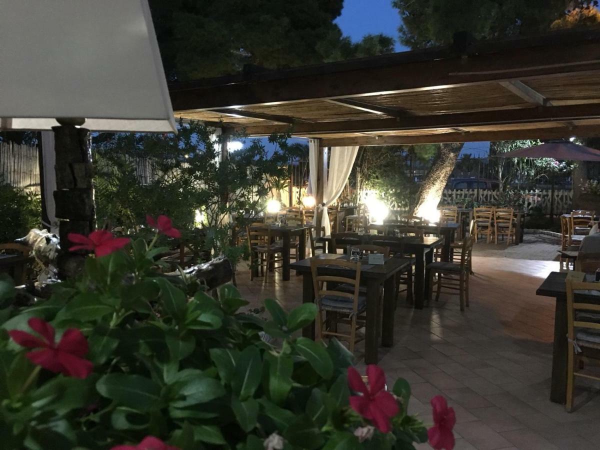 Affittacamere la Medusa Porto Pino Esterno foto