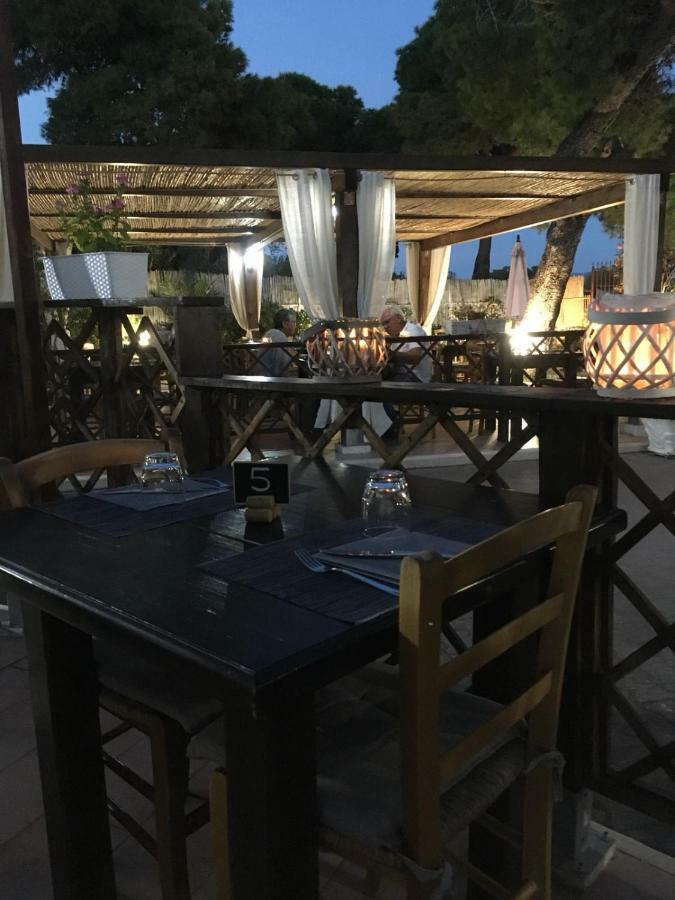Affittacamere la Medusa Porto Pino Esterno foto
